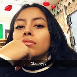 Meet your Posher, Neida